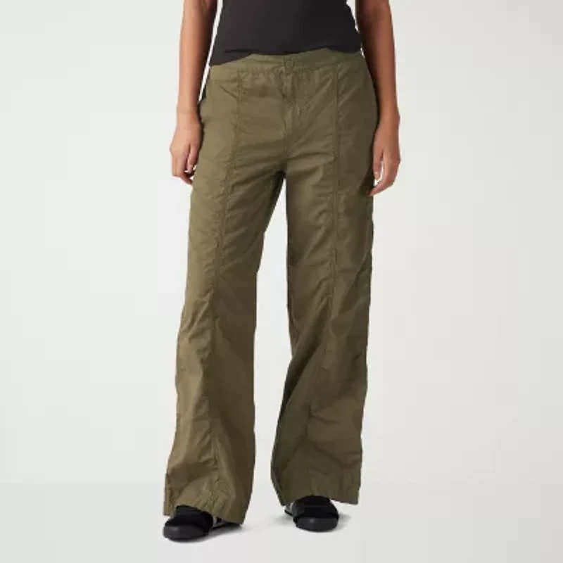 Levi's® Womens Mid Rise Wide Leg Cargo Pant