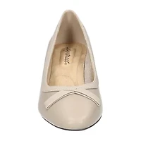 Easy Street Kata Womens Round Closed Toe Kitten Heel Pumps