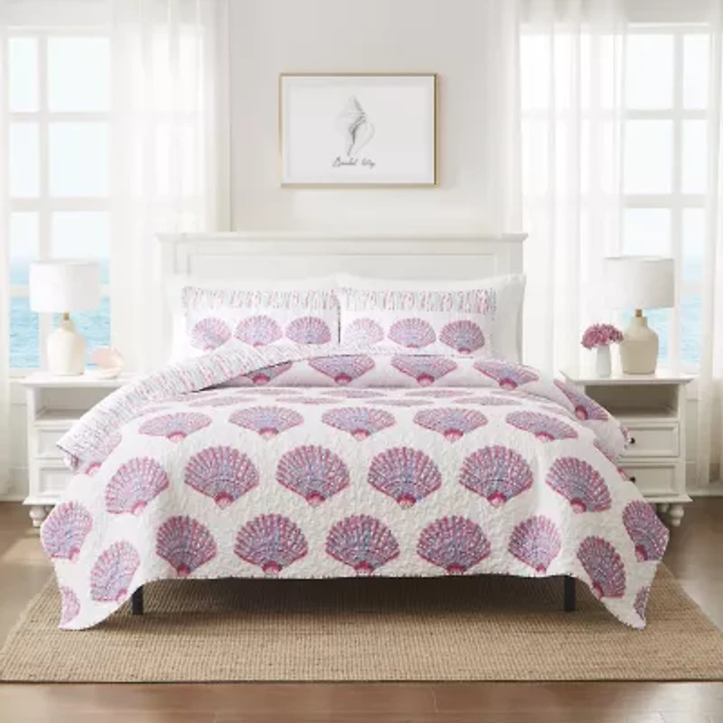 Avanti Scallop Shell Reversible Quilt Set