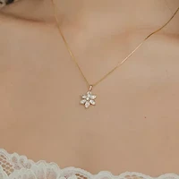 Diamond Blossom (F / Vs2) Womens 1 CT. T.W. Lab Grown White Diamond 10K Gold Flower 18 Inch Pendant Necklace