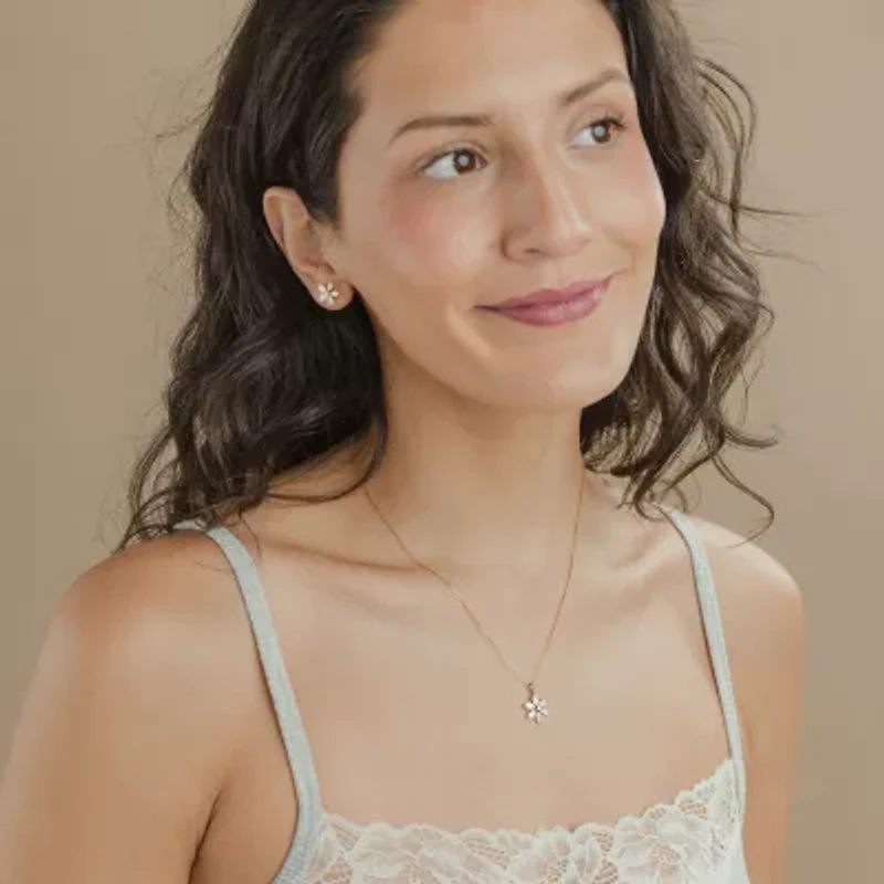 Diamond Blossom (F / Vs2) Womens 1 CT. T.W. Lab Grown White Diamond 10K Gold Flower 18 Inch Pendant Necklace