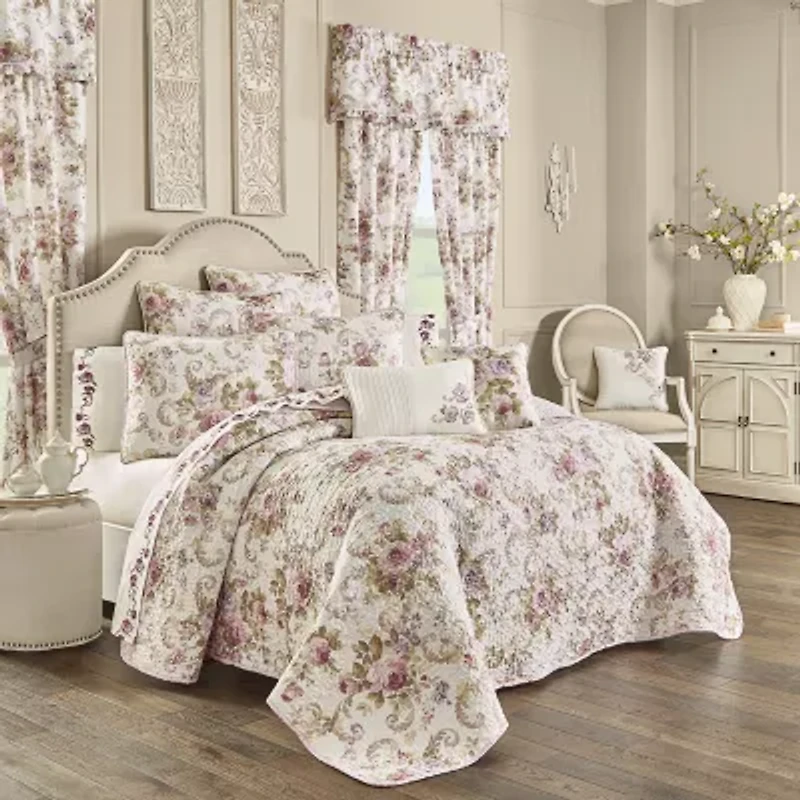 Royal Court Chambord Floral Quilt Set