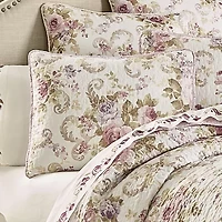 Royal Court Chambord Floral Quilt Set