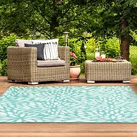 Covington Home Marquesas Blooms Indoor Outdoor Rectangular Acccent Rug
