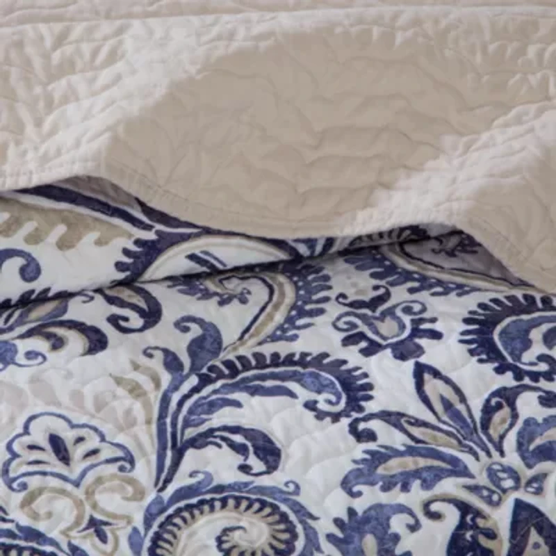 Madison Park Cardiff 6-Pc Reversible Quilt Set With Throw Pillows
