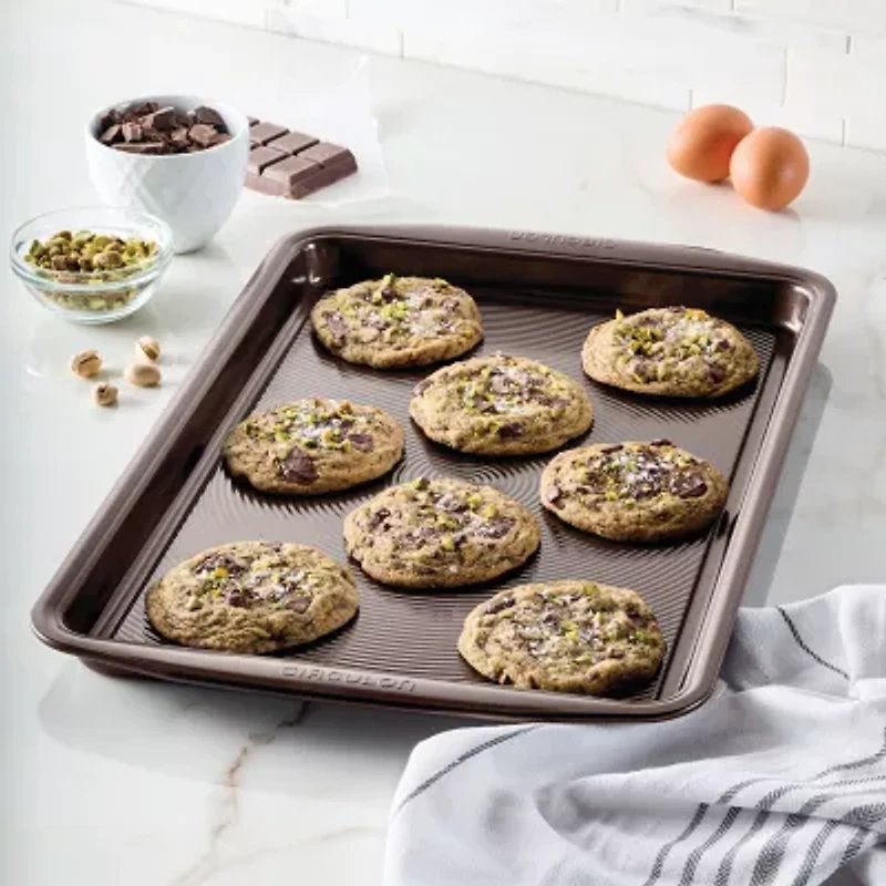Circulon® Nonstick Bakeware, 11X17-Inch Cookie Sheet, Chocolate