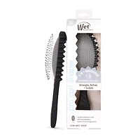 The Wet Brush Pro Curl Shaper Brush