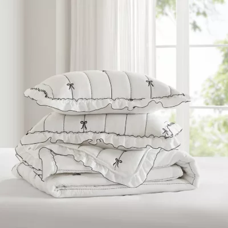 Intelligent Design Florence Embroidered Ruffle Easy Care Quilt Set