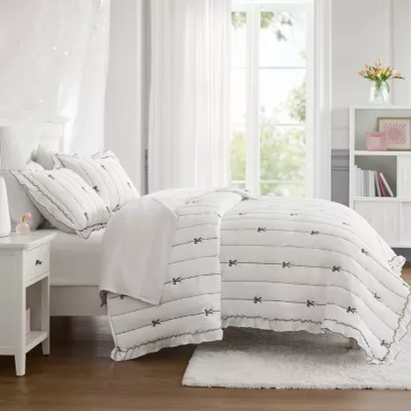 Intelligent Design Florence Embroidered Ruffle Easy Care Quilt Set