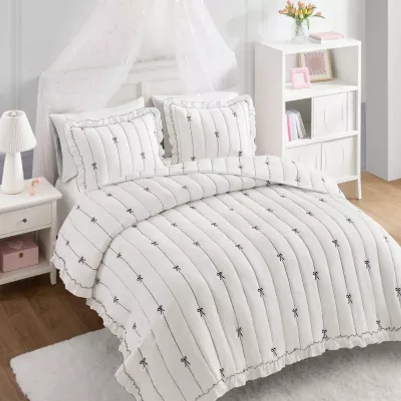 Intelligent Design Florence Embroidered Ruffle Easy Care Quilt Set