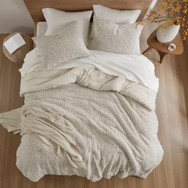 Croscill Harper Oversized Cotton Matelasse 3-pc. Midweight Comforter Set