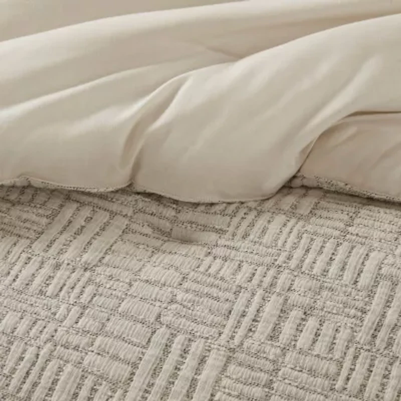 Croscill Harper Oversized Cotton Matelasse 3-pc. Midweight Comforter Set