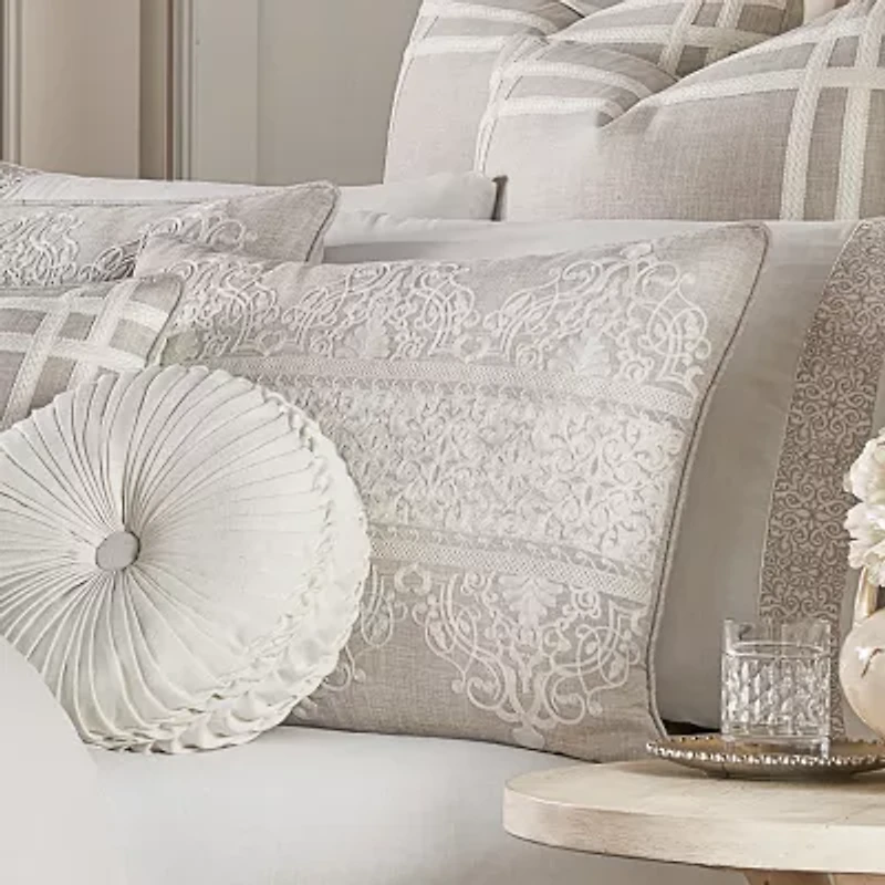Queen Street Leanna 4-pc. Damask + Scroll Embroidered Comforter Set