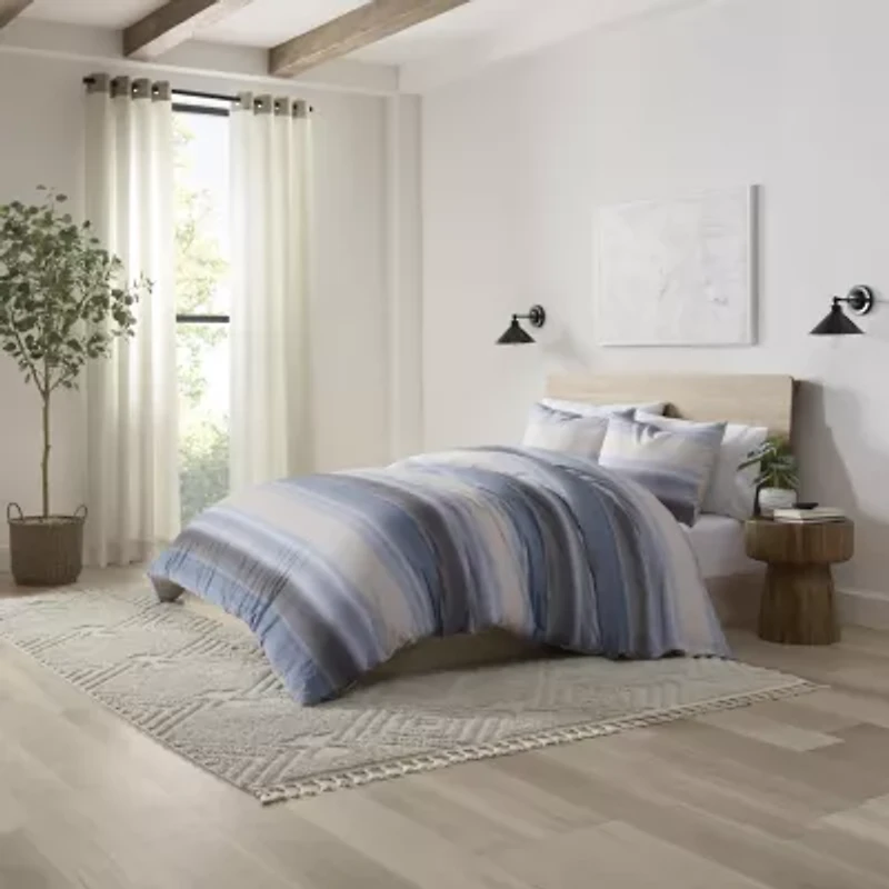 Vellux Alfie Midweight Reversible Comforter Set