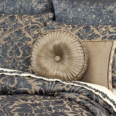 Queen Street Gildestone Round Throw Pillow