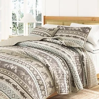 Linery Animal Stripe Reversible Quilt Set