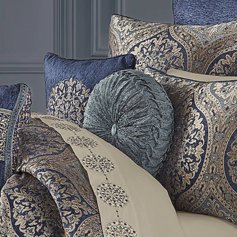 Queen Street Bayonne Round Throw Pillow