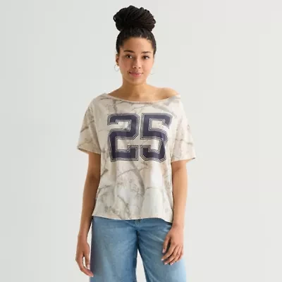 Arizona Womens Juniors Asymmetrical Neck Short Sleeve Regular Fit Graphic T-Shirt