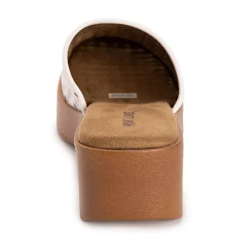 Muk Luks Womens Callen Clog Flat Sandals