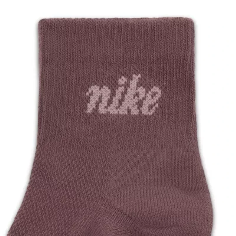 Nike Womens 3 Pair Quarter Ankle Socks
