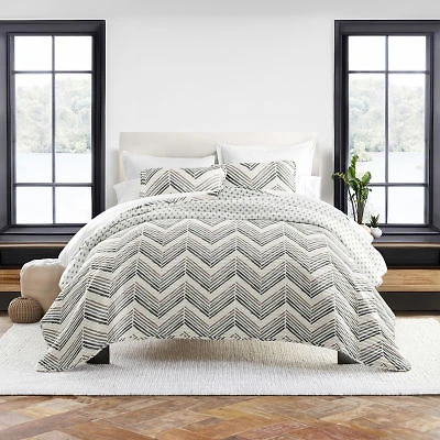 Casual Comfort Pattern Modern Reversible Quilt Set