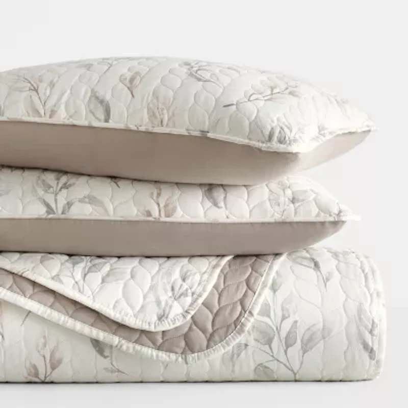 Casual Comfort Pattern Reversible Contemporary Quilt Set
