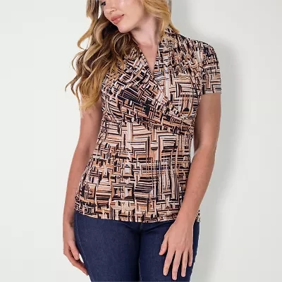 24seven Comfort Apparel Womens V Neck Short Sleeve Stretch Fabric Wrap Shirt