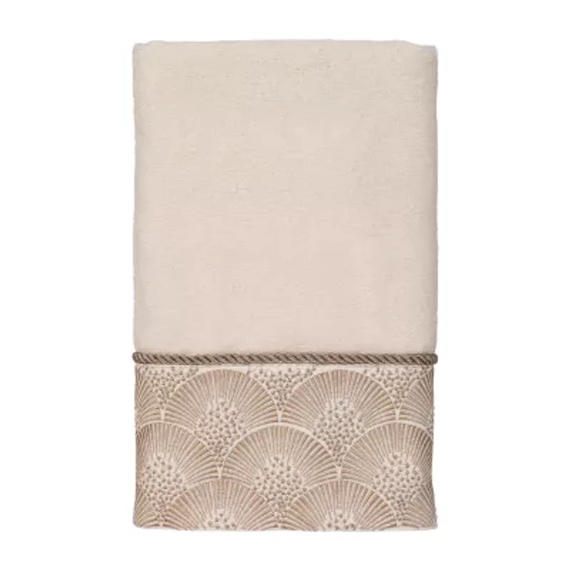 Avanti Deco Shell Embellished Bordered Bath Towel