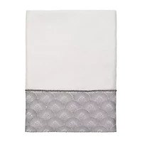 Avanti Deco Shell White Embellished Bordered Bath Towel