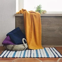 Distant Lands Perfect Color Fade Resistant Bath Towel