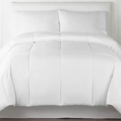 Home Expressions Light Warmth Down Alternative Comforter