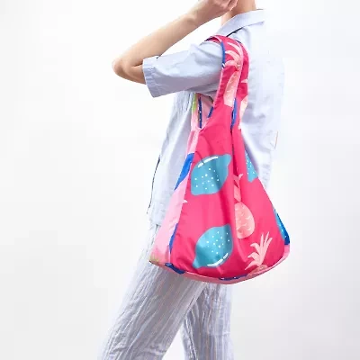 Fruit of the Loom Tote