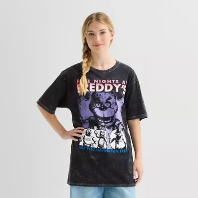 Womens Juniors Crew Neck Elbow Sleeve Oversized Five Nights at Freddys Graphic T-Shirt