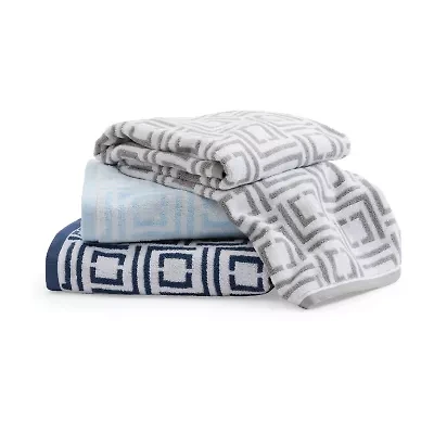 Liz Claiborne Signature Plush Logo Bath Towel