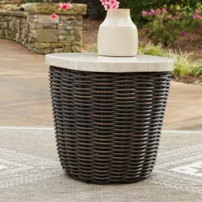 Signature Design by Ashley King Outdoor End Table