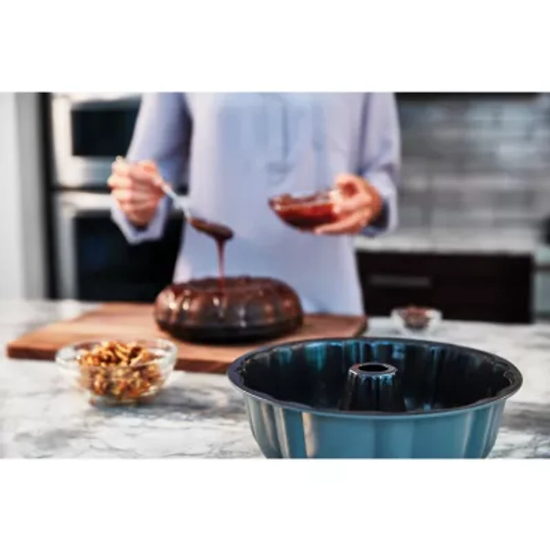 Calphalon Bundt Pan