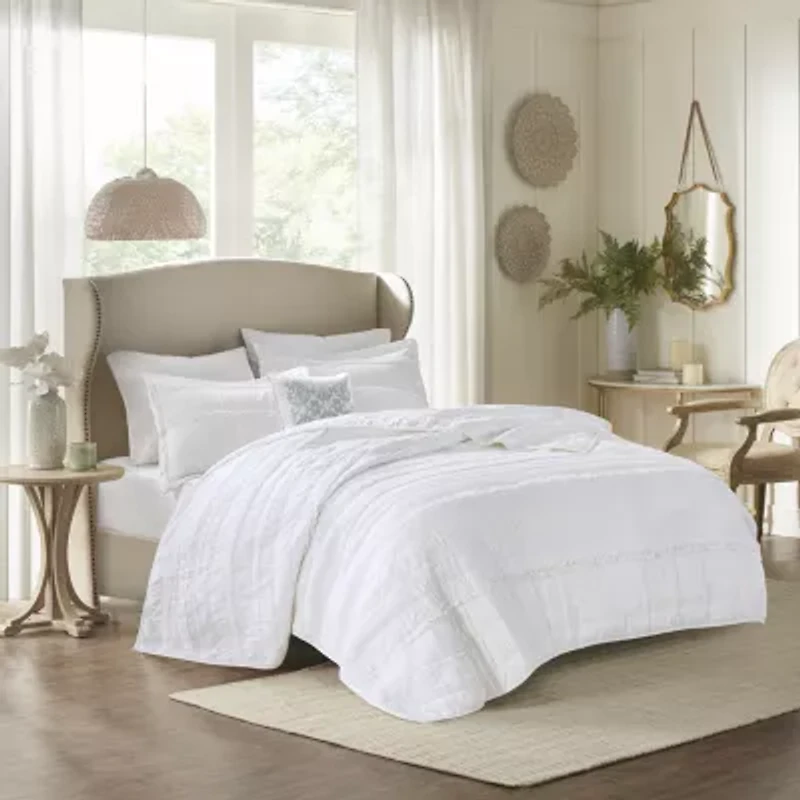 Madison Park Isabella 4-Pc Ruffle Quilt Set With Throw Pillow