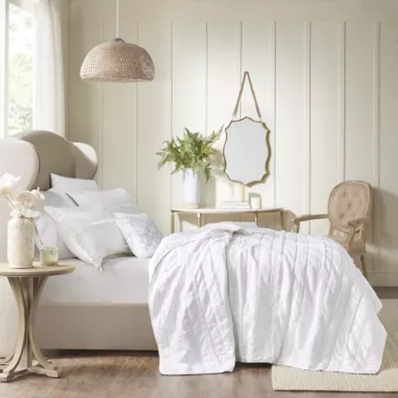 Madison Park Isabella 4-Pc Ruffle Quilt Set With Throw Pillow