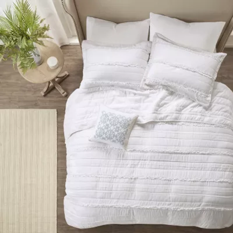 Madison Park Isabella 4-Pc Ruffle Quilt Set With Throw Pillow