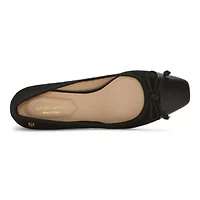 Liz Claiborne Fredson Womens Cap Closed Toe Flat Heel Pumps