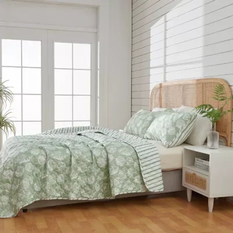 Linery Green Seashell Reversible Quilt Set