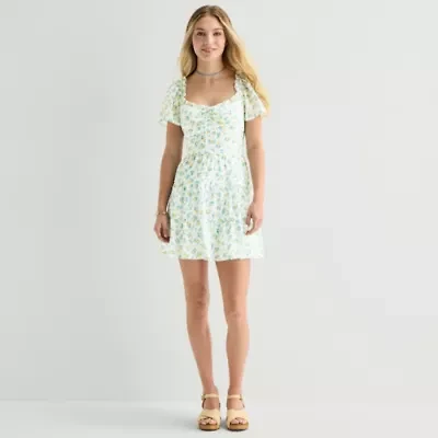 City Triangle Womens Juniors Sweetheart Neck Short Sleeve Flutter Fit + Flare Dress