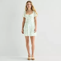 City Triangle Womens Juniors Sweetheart Neck Short Sleeve Flutter Fit + Flare Dress