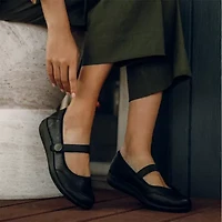 Baretraps Joesie Womens Moc Closed Toe Mary Jane Shoes