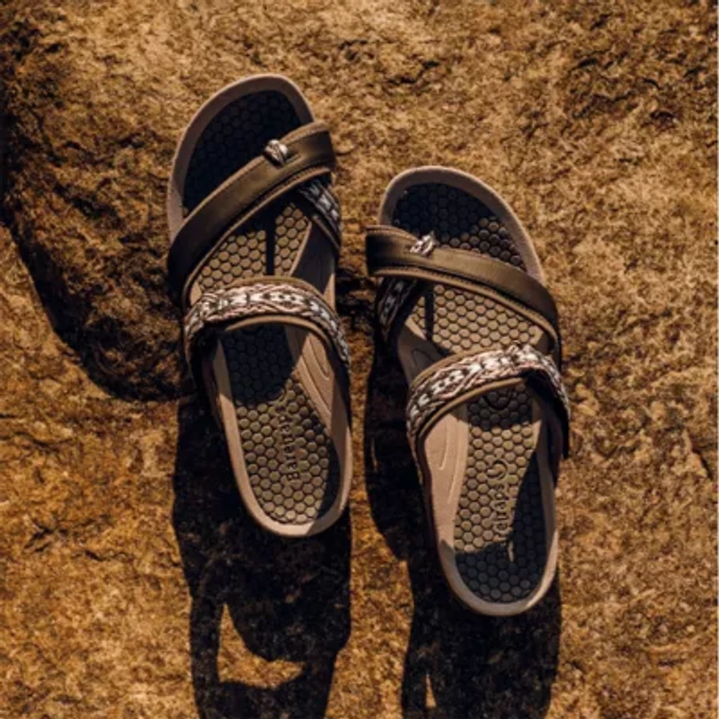 Baretraps Womens Deserae-W Slide Sandals