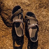 Baretraps Womens Deserae-W Slide Sandals