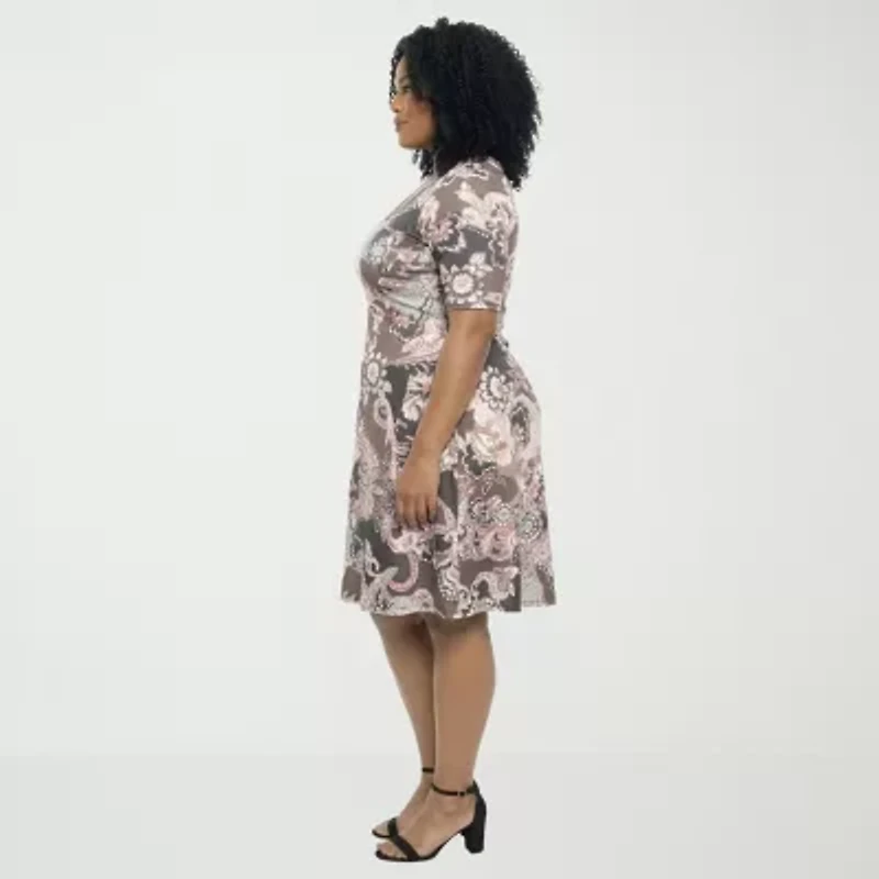 24seven Comfort Apparel Womens Plus Scoop Neck Elbow Sleeve Paisley A-Line Dress