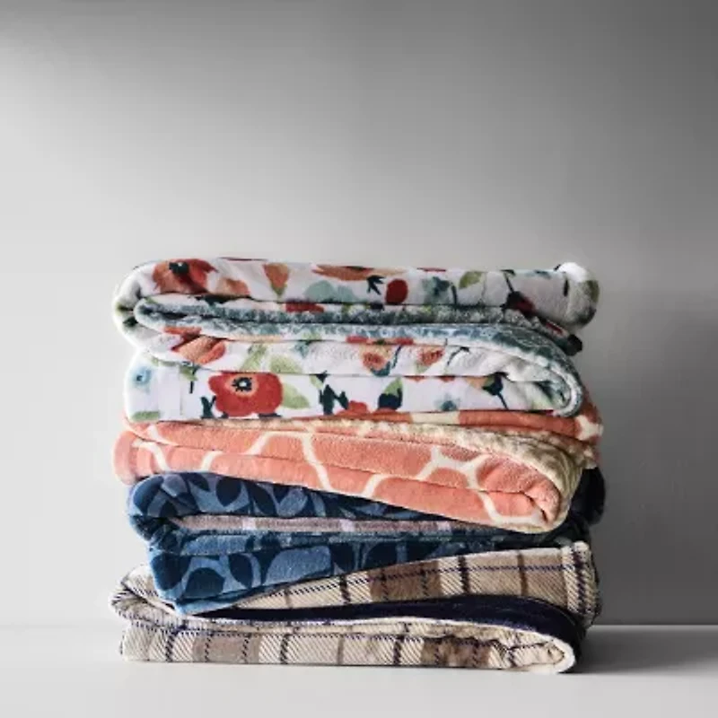 Home Expressions Reversible Velvet Plush Midweight Throw