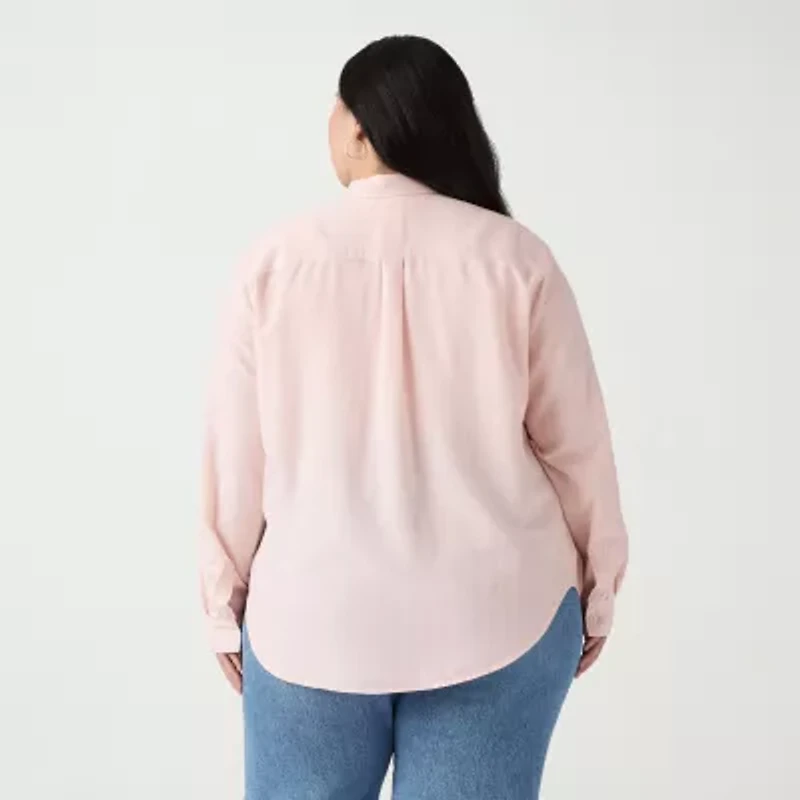 Levi's® Womens Plus Regular Fit Button-Down Shirt