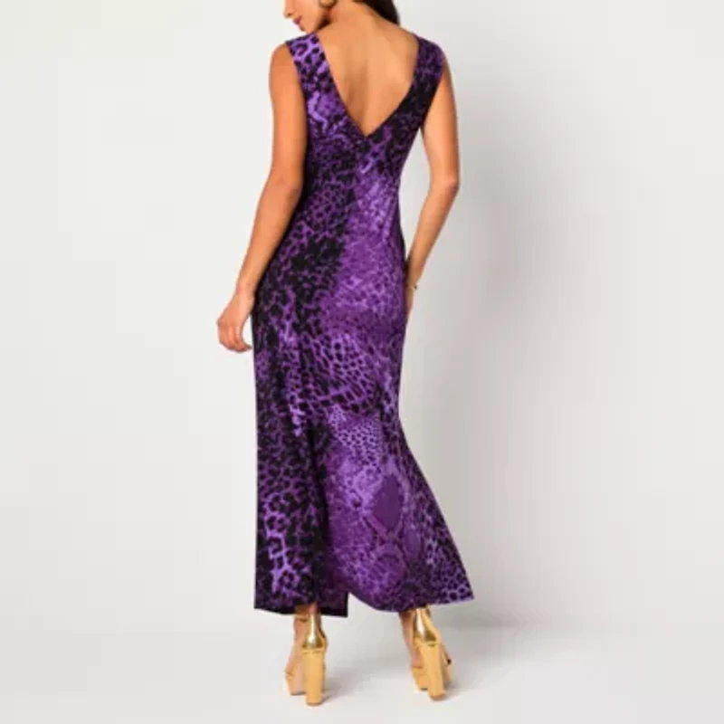 Bold Elements Womens Sleeveless Animal Maxi Dress
